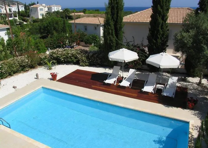 Willa Akamas Carob Tree *