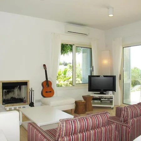 Villa Akamas Carob Tree Néo Horió