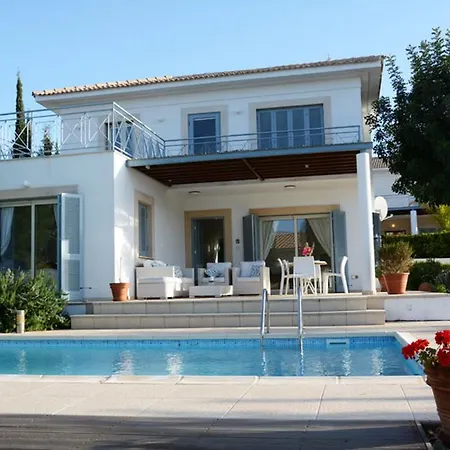Akamas Carob Tree Villa *