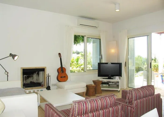 Vila Akamas Carob Tree Neo Chorio